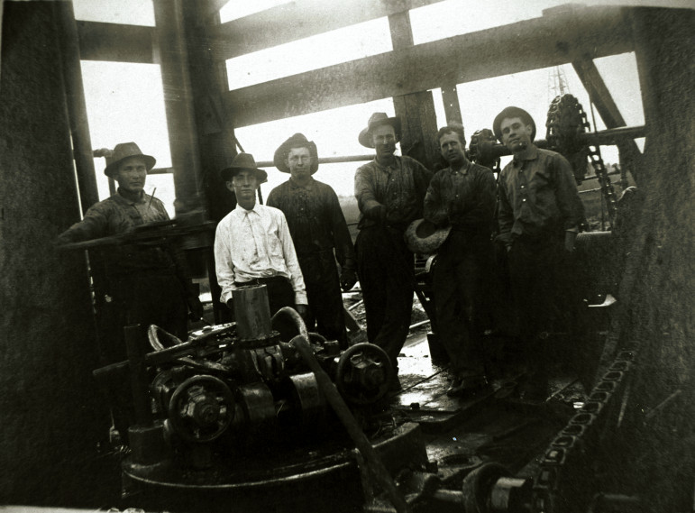 Rotary Drilling Rig Crew, Spindletop Oil Field, Beaumont, Texas c.1905